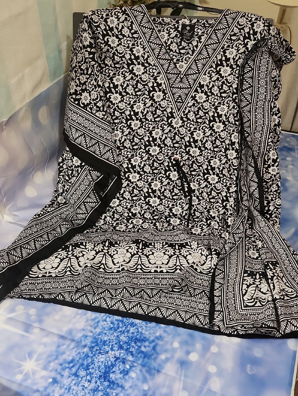 Piel Collection Black & White Floral Swim Coverup